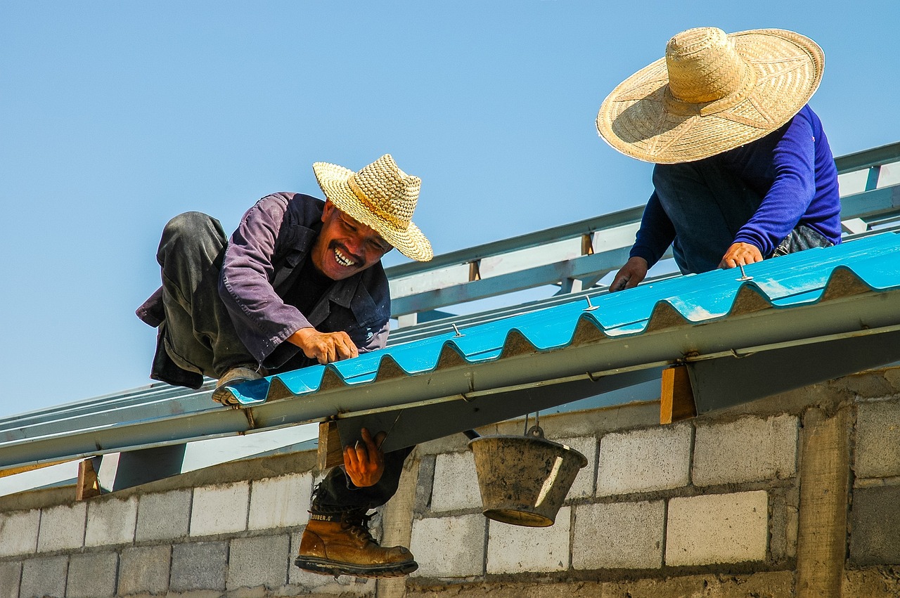 construction worker, roofers, men-199695.jpg